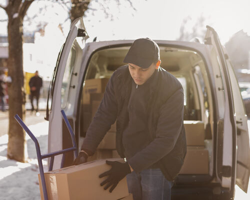 courier-doing-jobs-logistics
