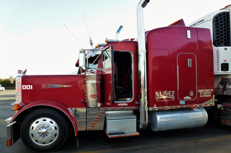 vehicle-3369106_1280